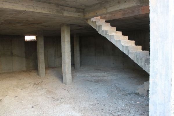 CALA BONA: Herrliches Neubau-Chalet im Rohbau mit gültiger Baugenehmigung in meer- und strandnaher Lage