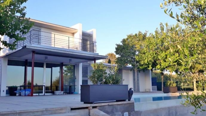 MANACOR: Moderne Neubau-Villa nahe der Rafa Nadal Tennis Academy mit spektakulärem Panoramablick, viel Privatsphäre und hochwertiger Ausstattung